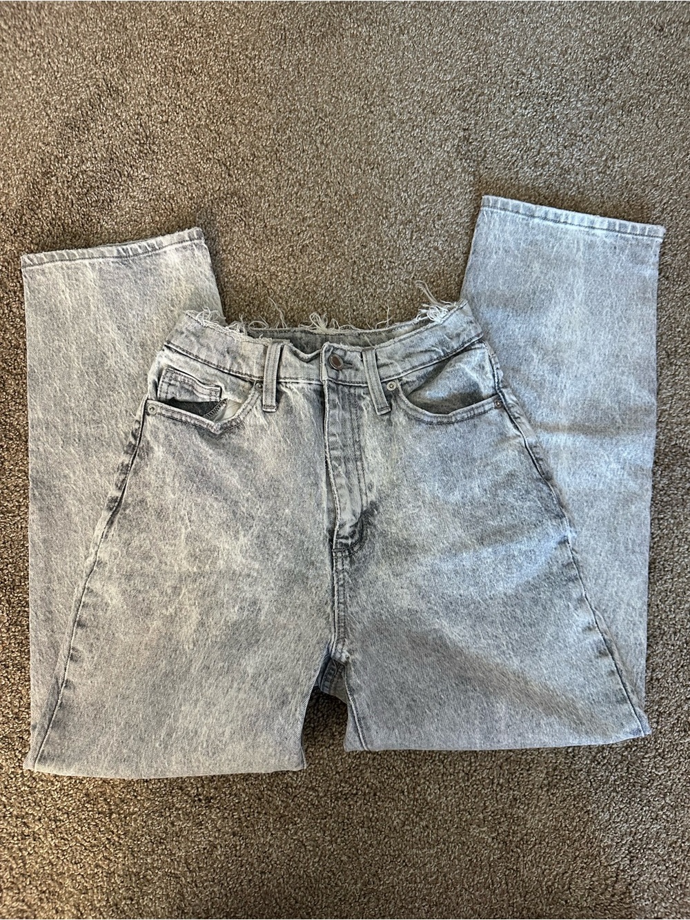 Universal Thread High-Rise Light Gray Washed Jeans